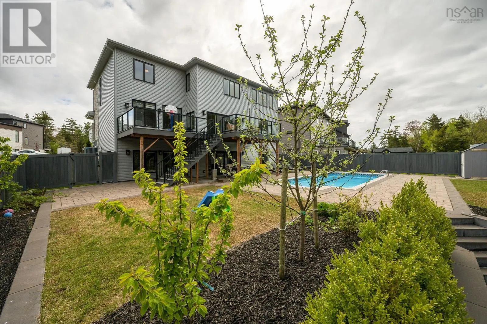 33 Cairnstone Lane