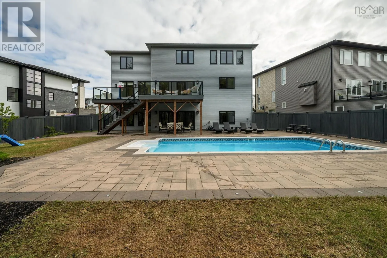 33 Cairnstone Lane