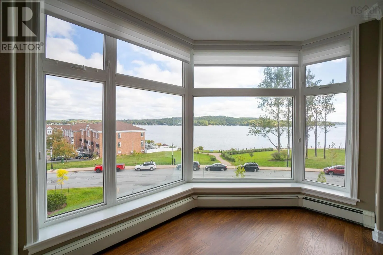 303 99 Waterfront Drive