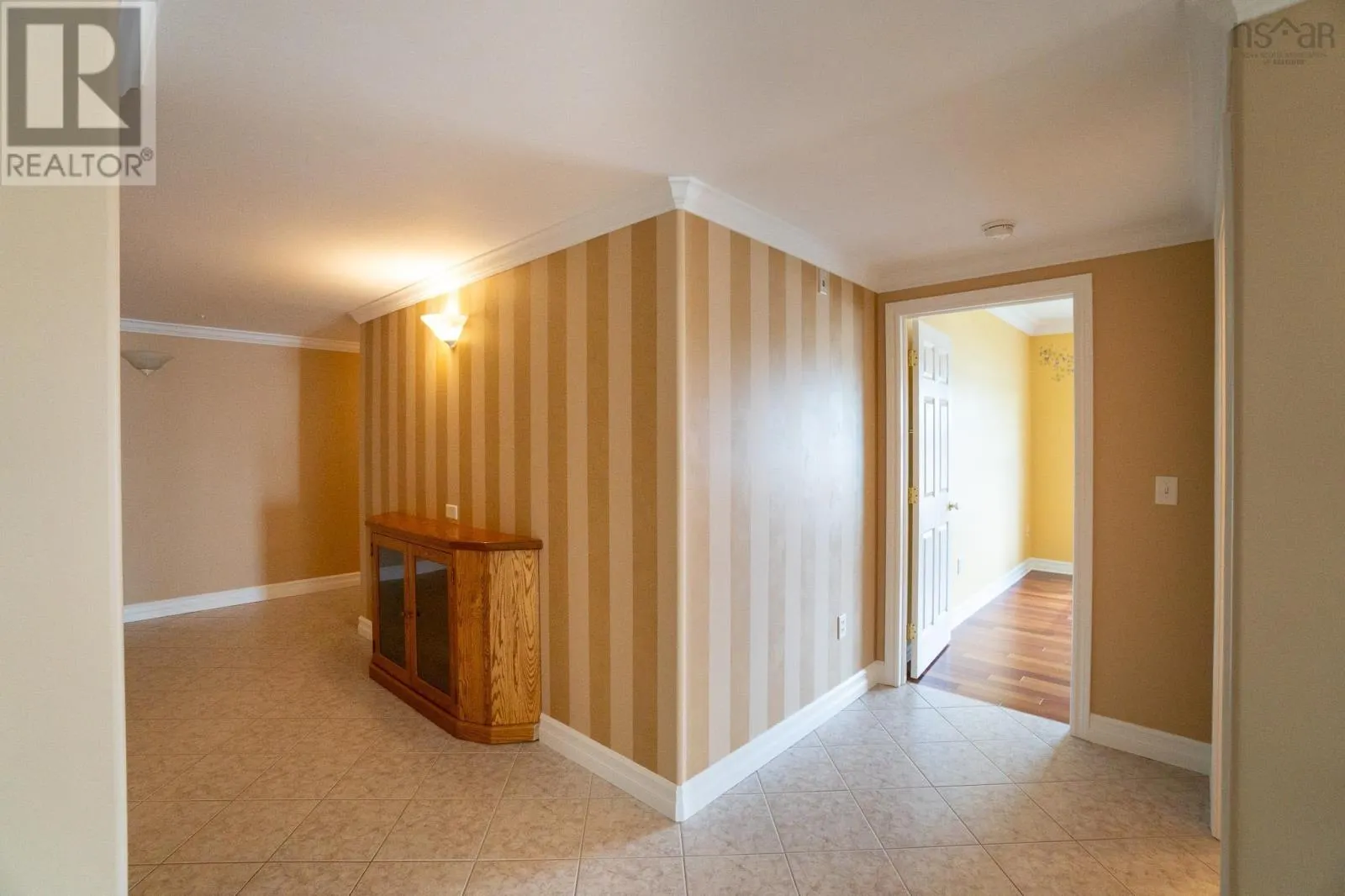 303 99 Waterfront Drive