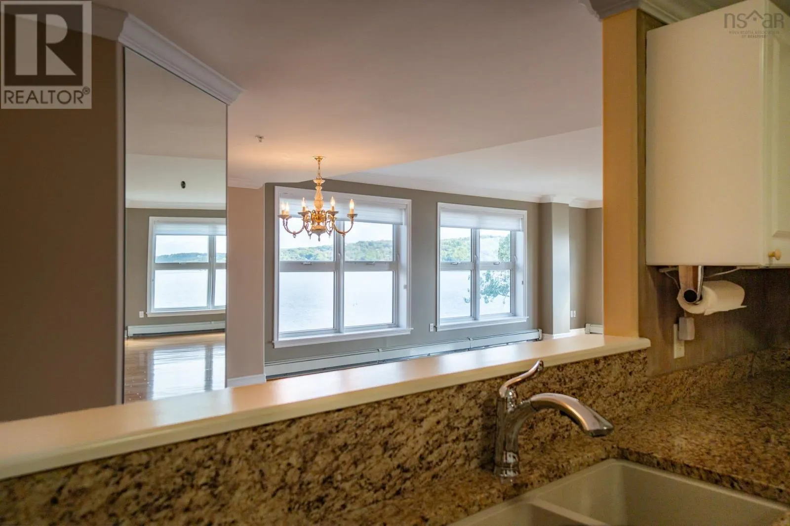 303 99 Waterfront Drive