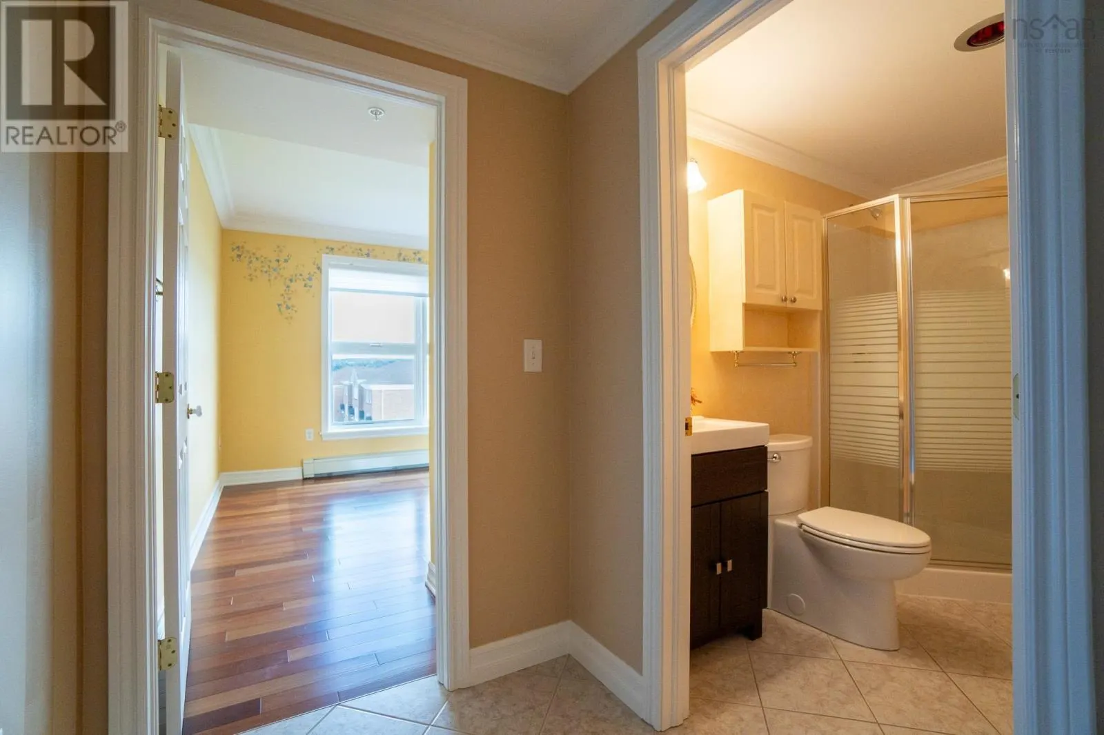 303 99 Waterfront Drive