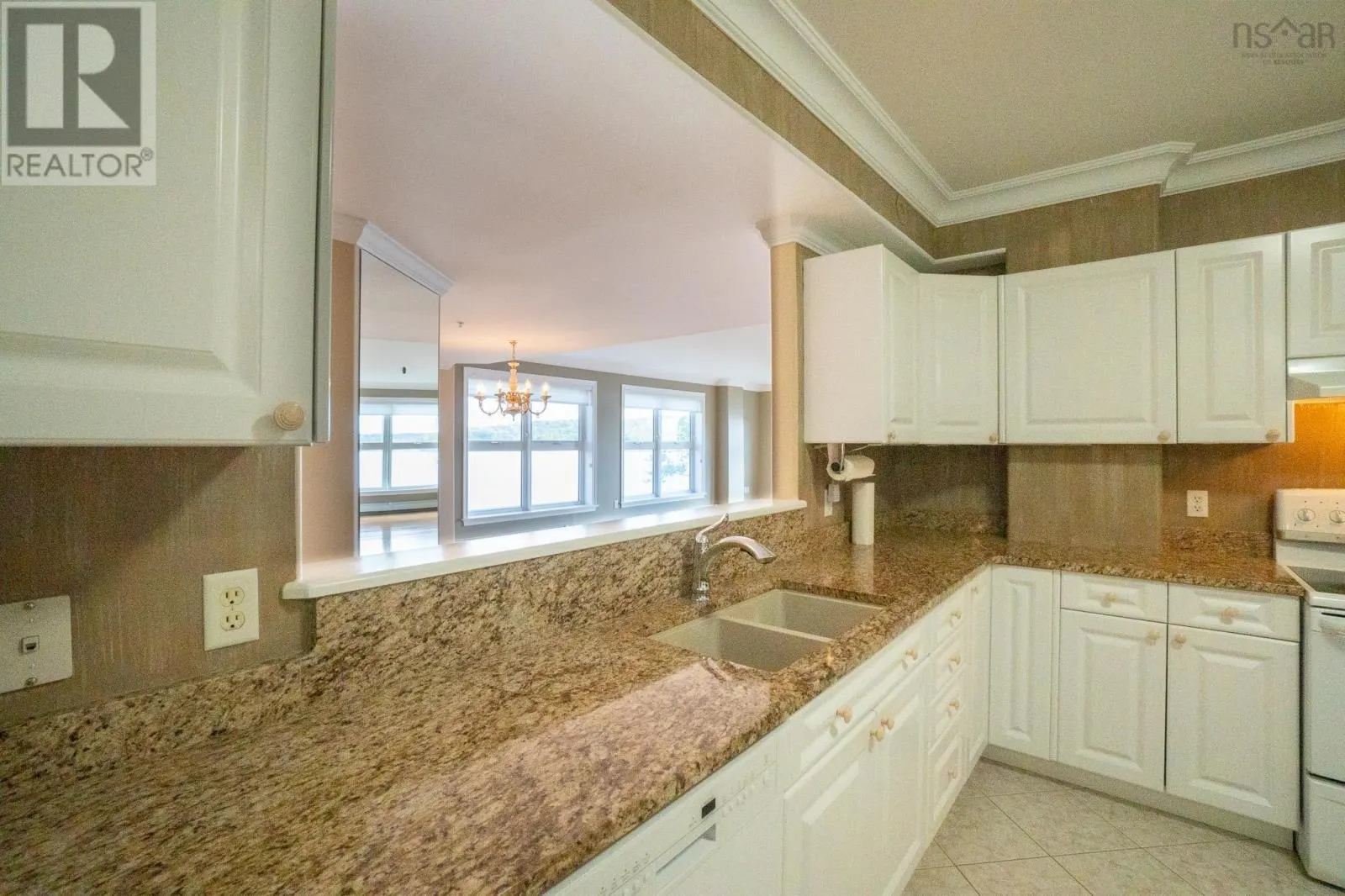 303 99 Waterfront Drive
