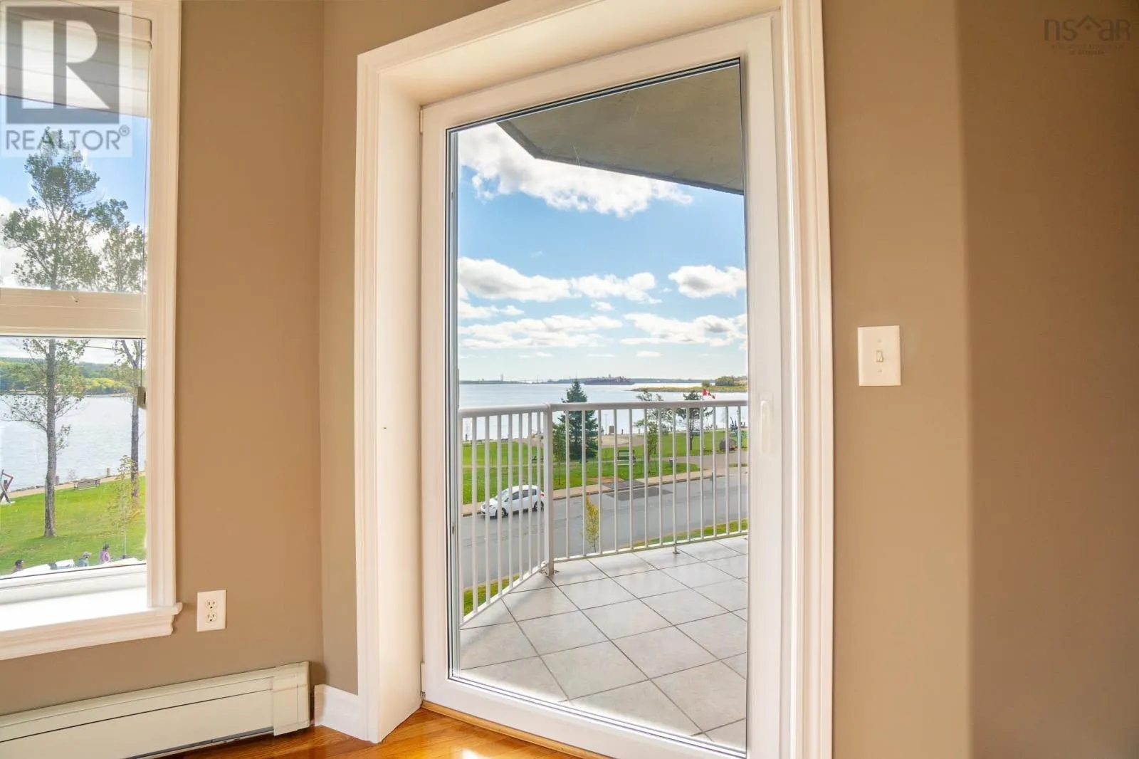 303 99 Waterfront Drive
