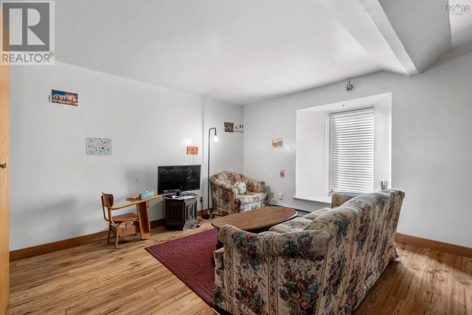 7 Pleasant Street