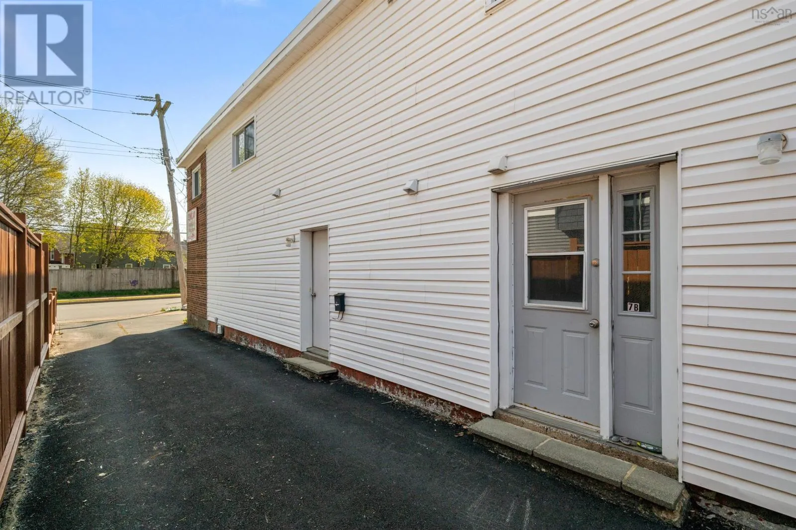 7 Pleasant Street