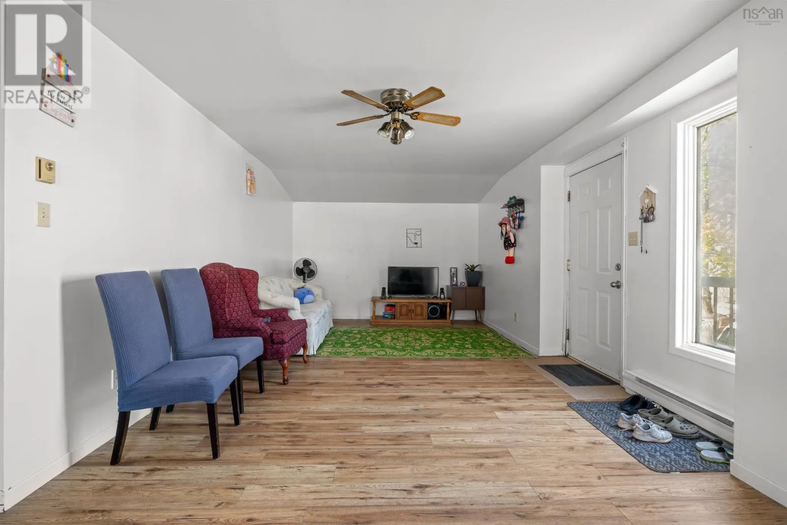 7 Pleasant Street