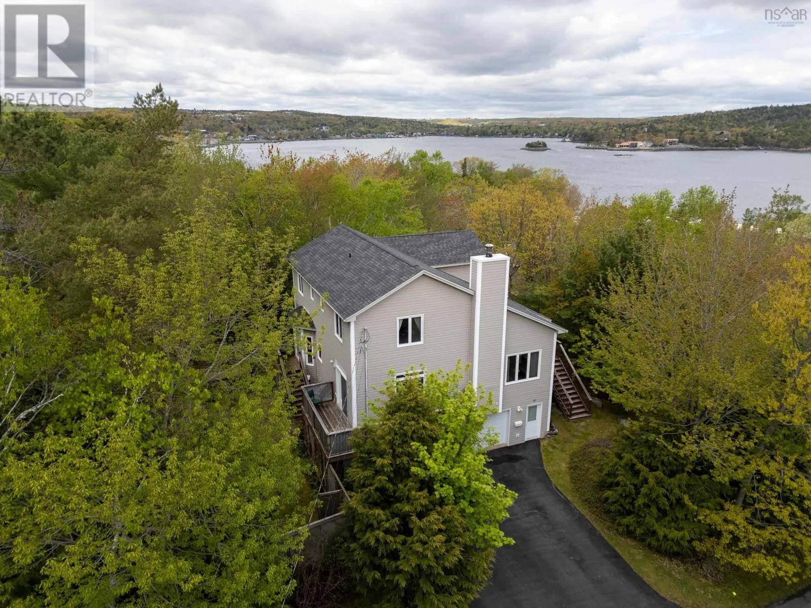 11 Millview Avenue