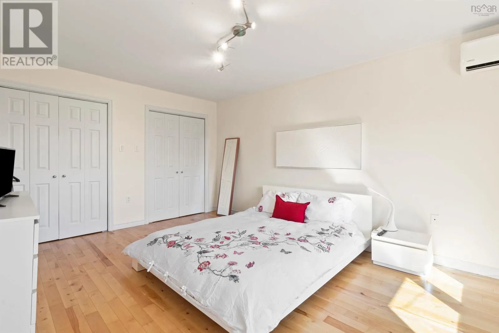 122 Peregrine Crescent