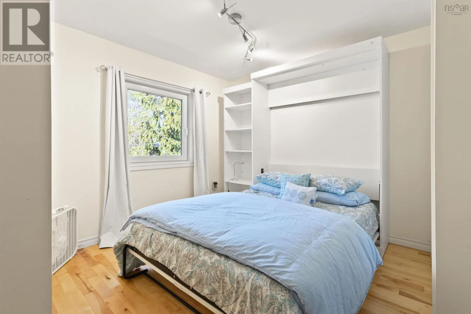 122 Peregrine Crescent