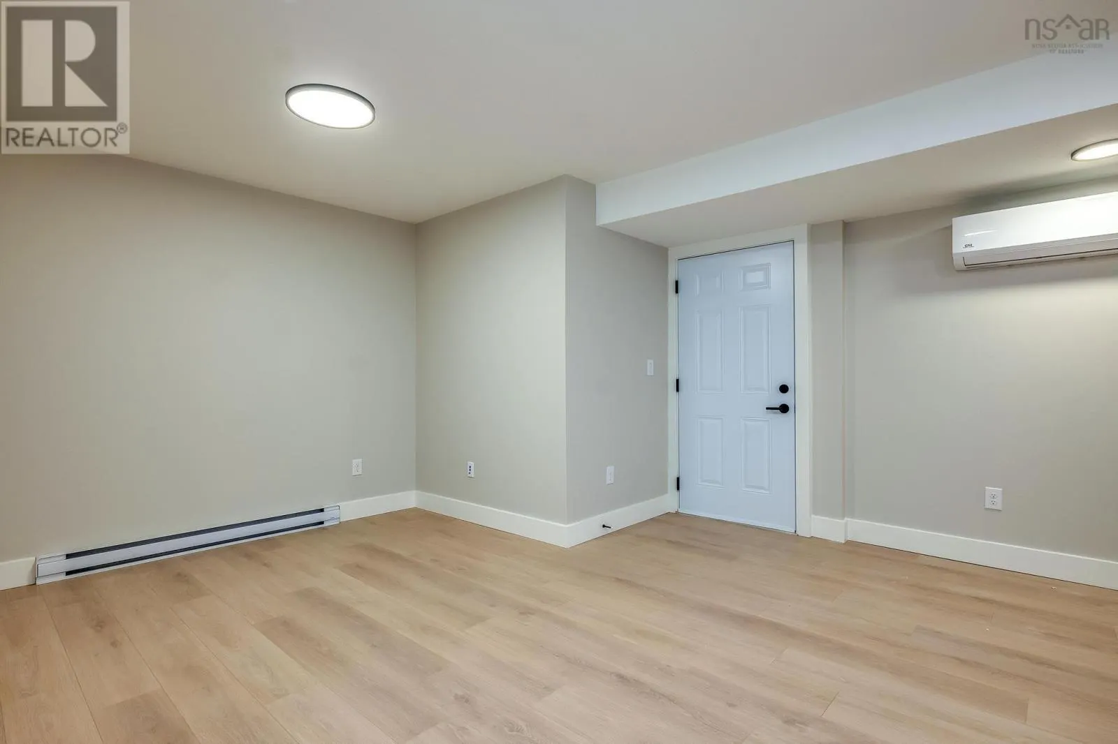 82B 175 Colonial Crescent