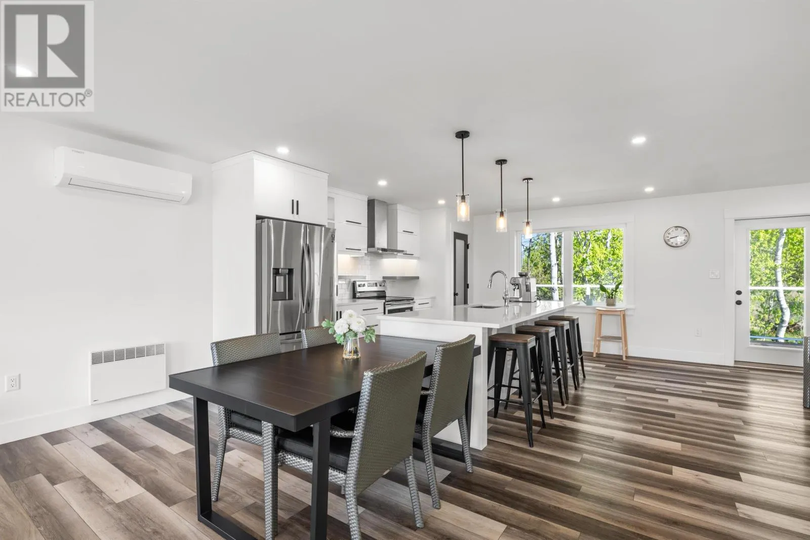 33 Beacon Hill Drive