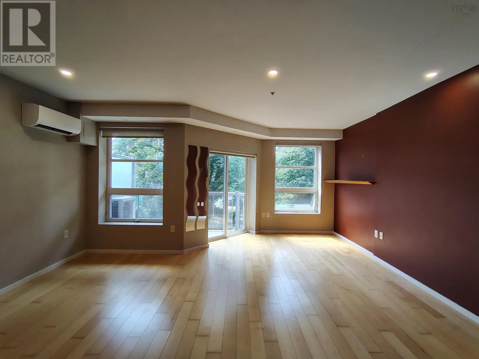 412 5221 Nora Bernard Street