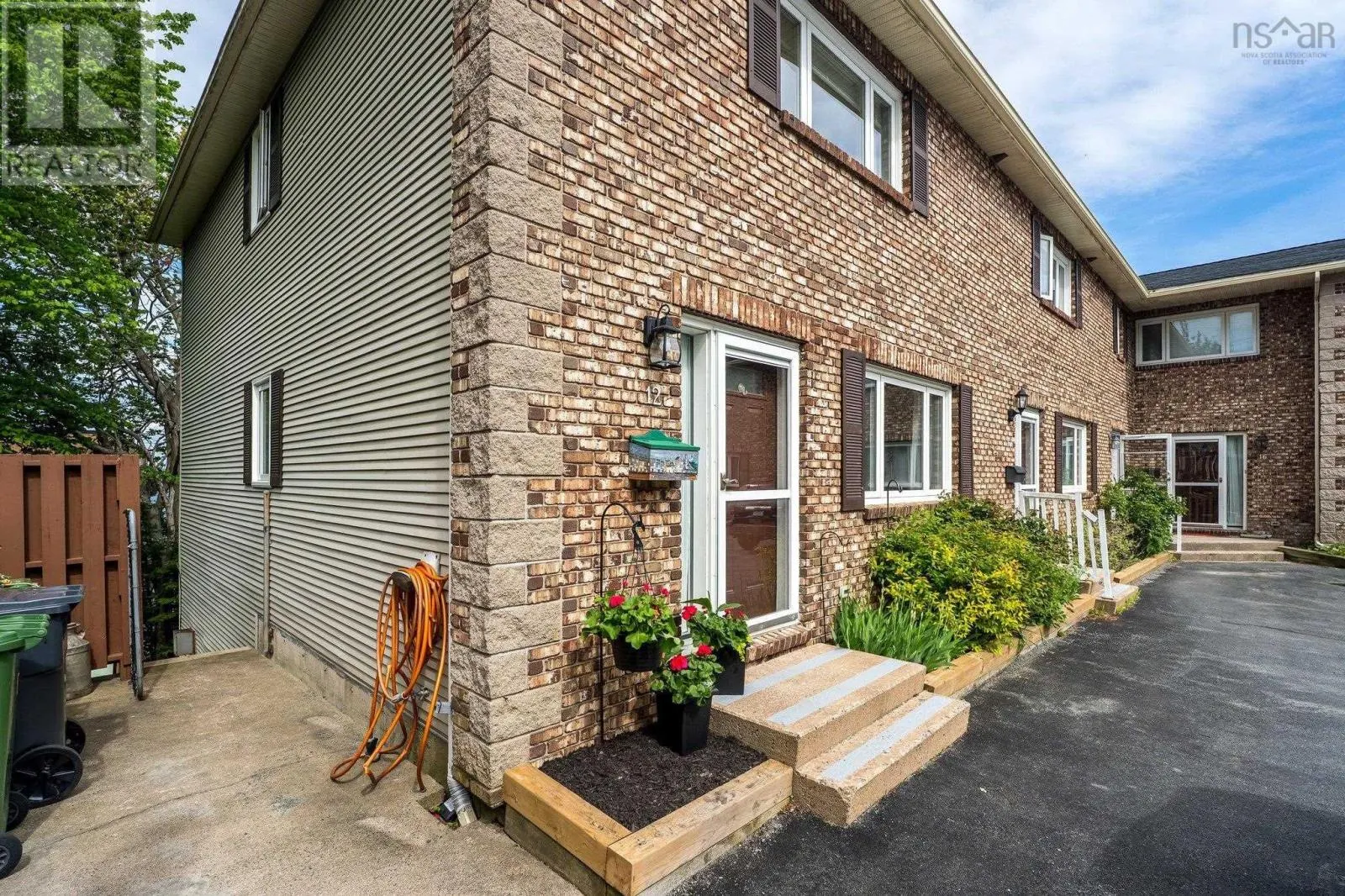 12 Pioneer Ave