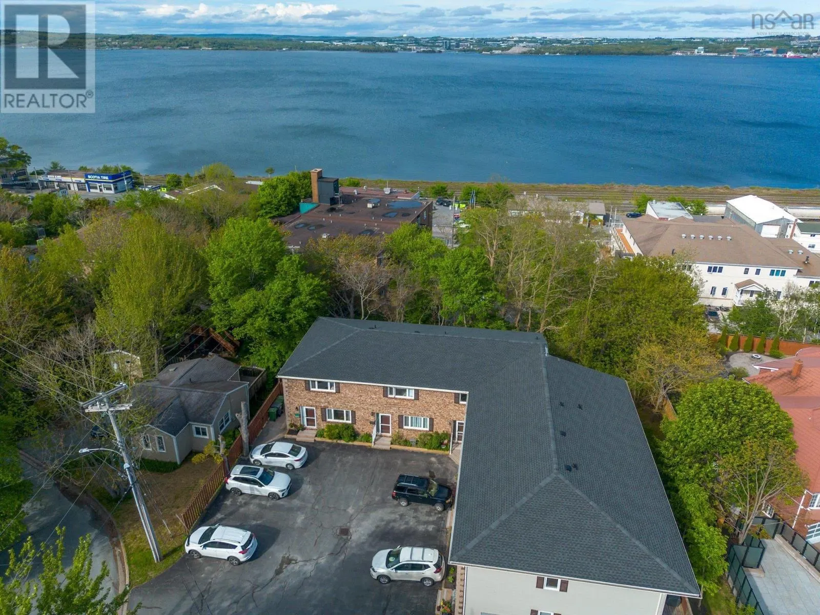 12 Pioneer Ave