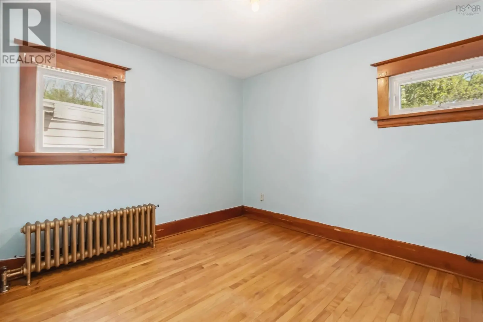 2577 Oxford Street