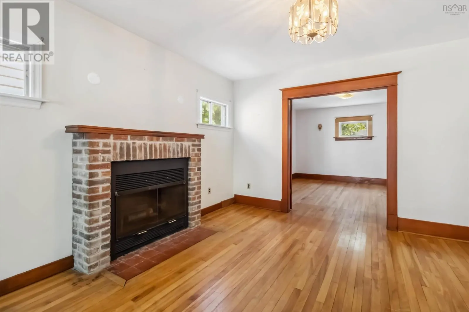 2577 Oxford Street