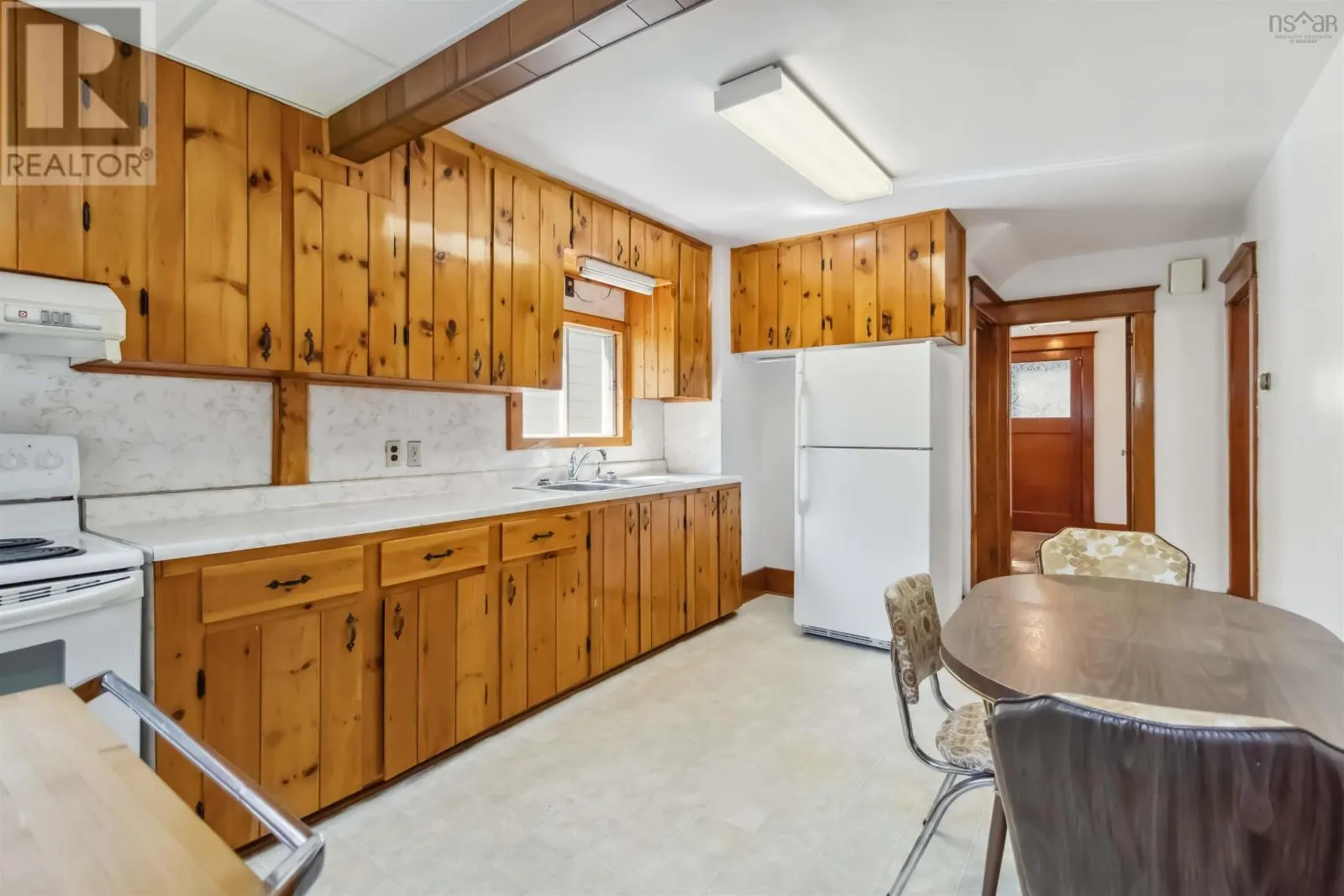 2577 Oxford Street