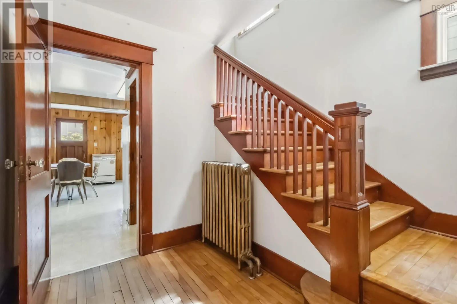2577 Oxford Street