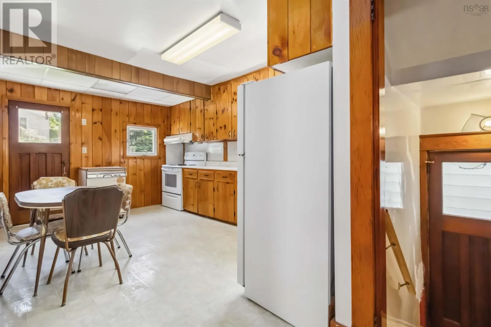 2577 Oxford Street