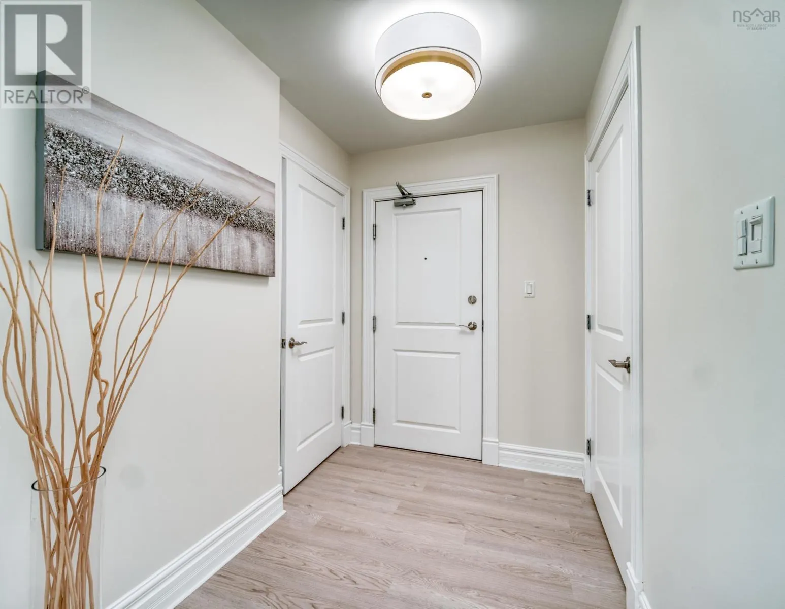 207 89 Pebblecreek Crescent