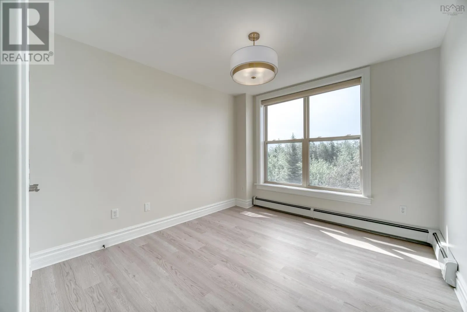 207 89 Pebblecreek Crescent