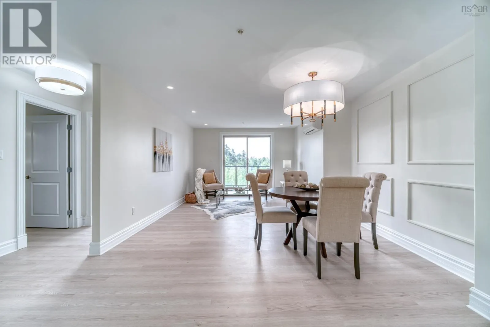 207 89 Pebblecreek Crescent