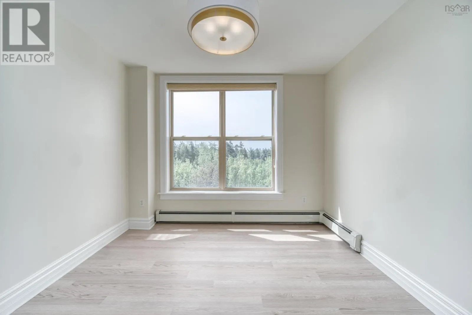 207 89 Pebblecreek Crescent