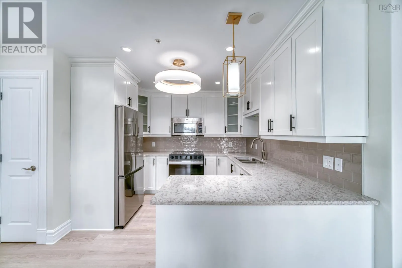 207 89 Pebblecreek Crescent