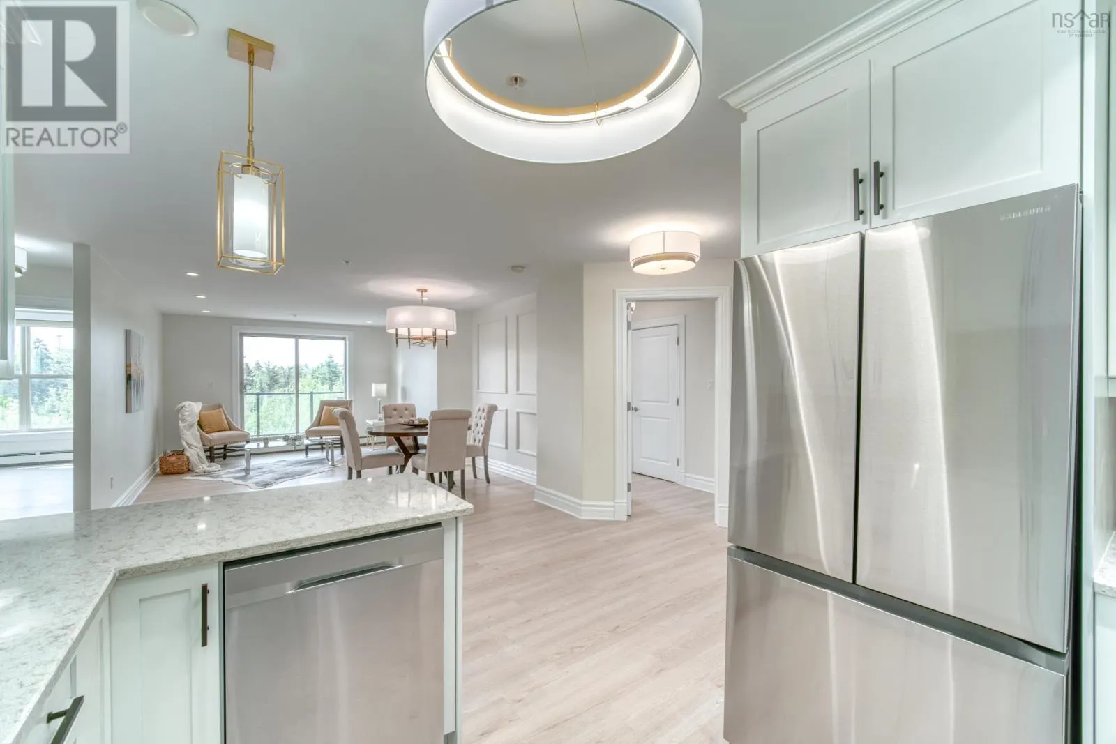 207 89 Pebblecreek Crescent