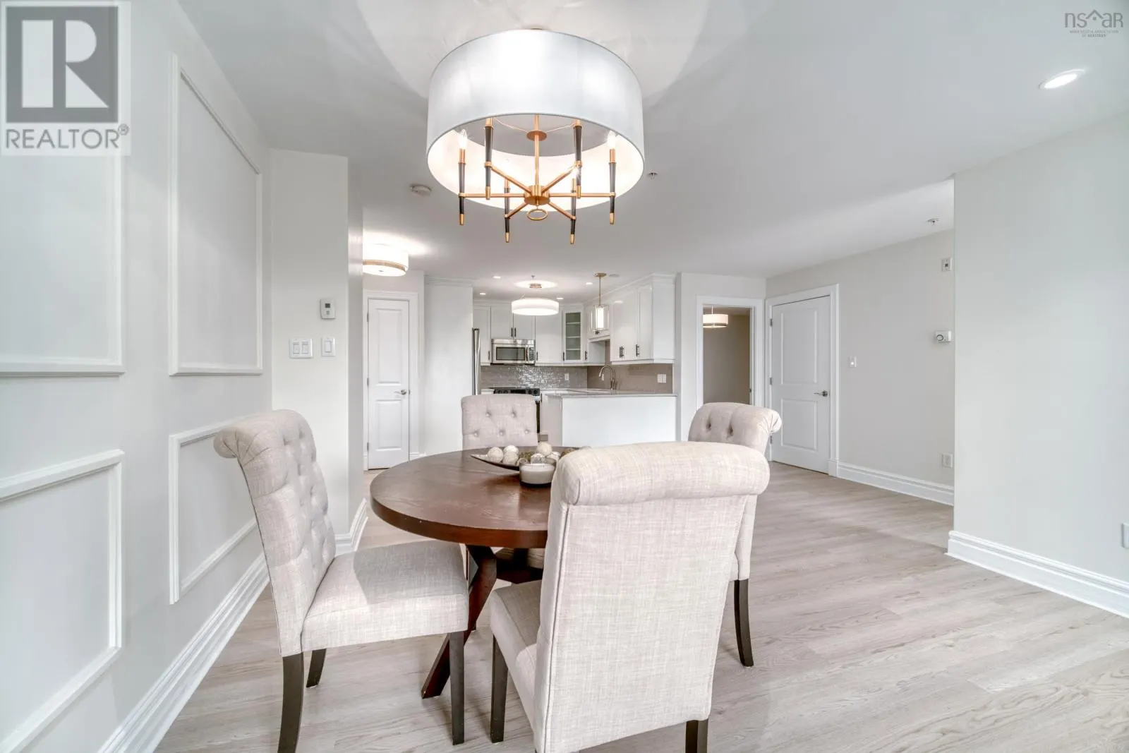 207 89 Pebblecreek Crescent