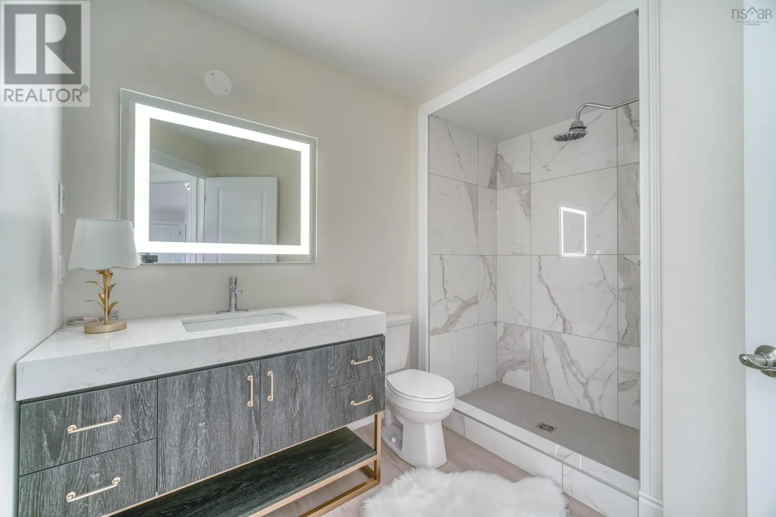 207 89 Pebblecreek Crescent