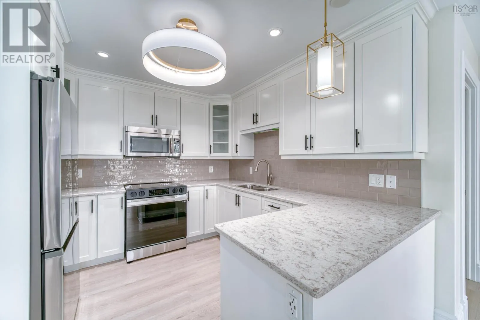 207 89 Pebblecreek Crescent