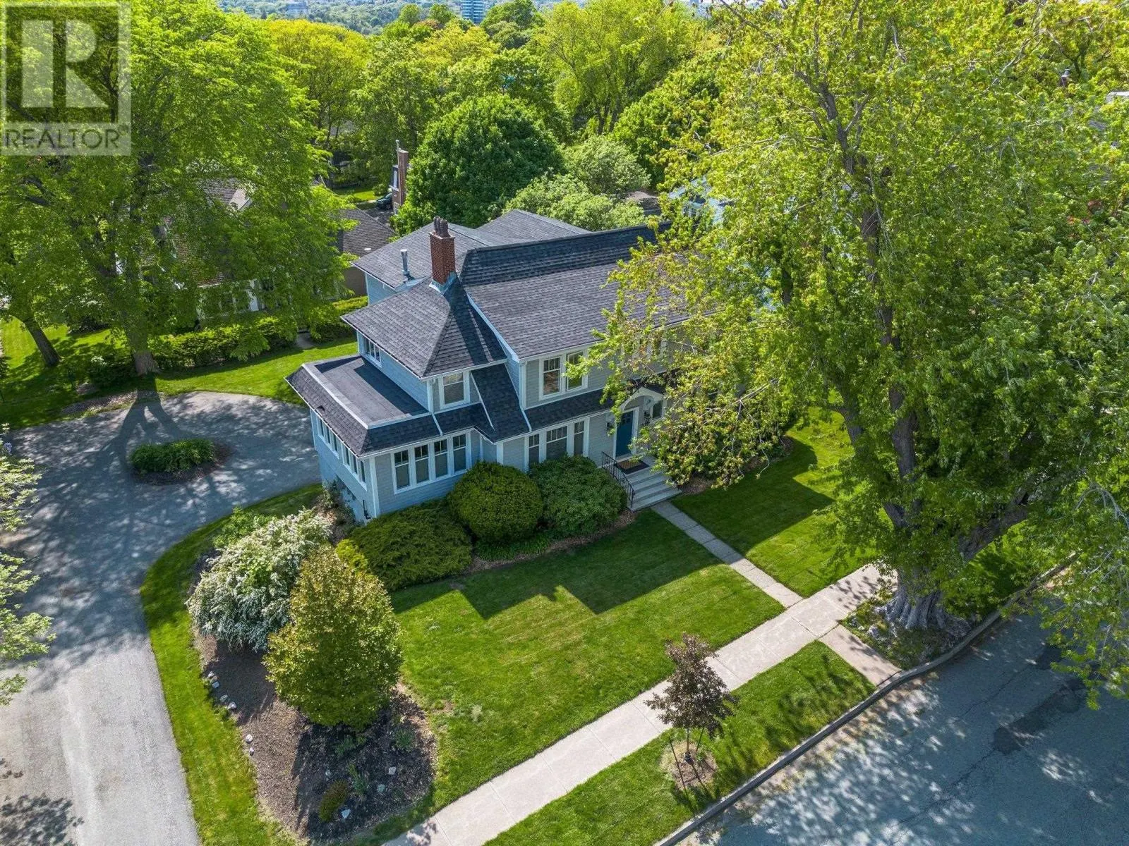 1910 Bloomingdale Terrace