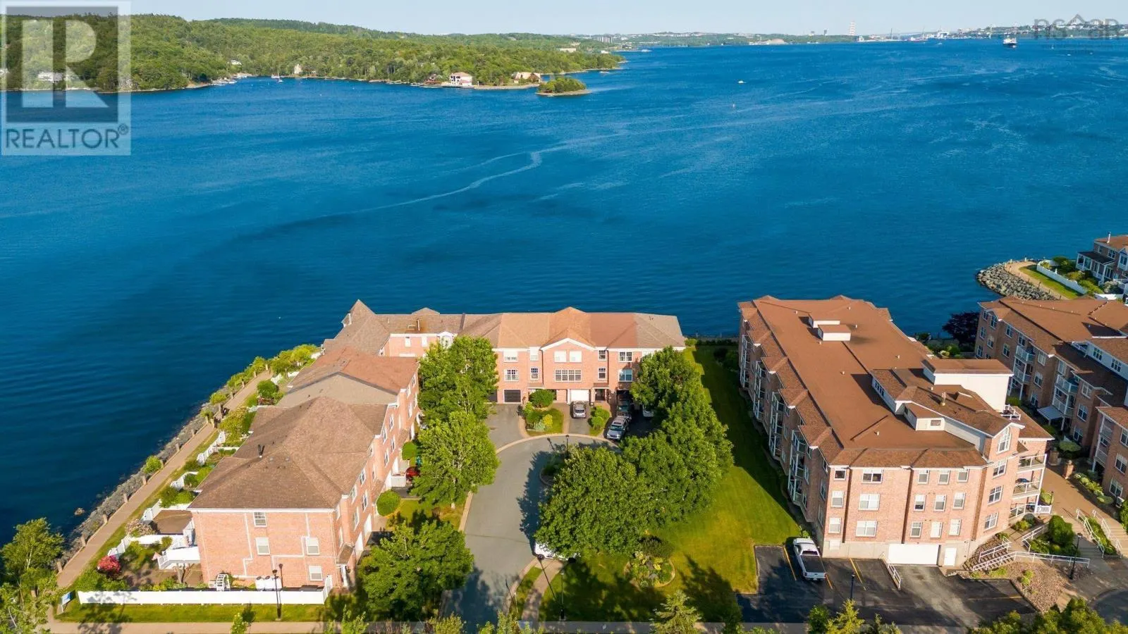 13 Arthur Lismer Court