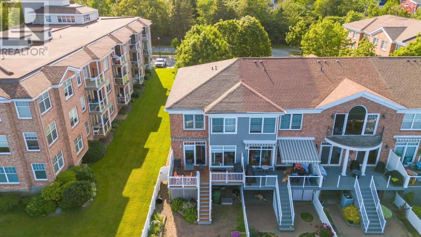 13 Arthur Lismer Court