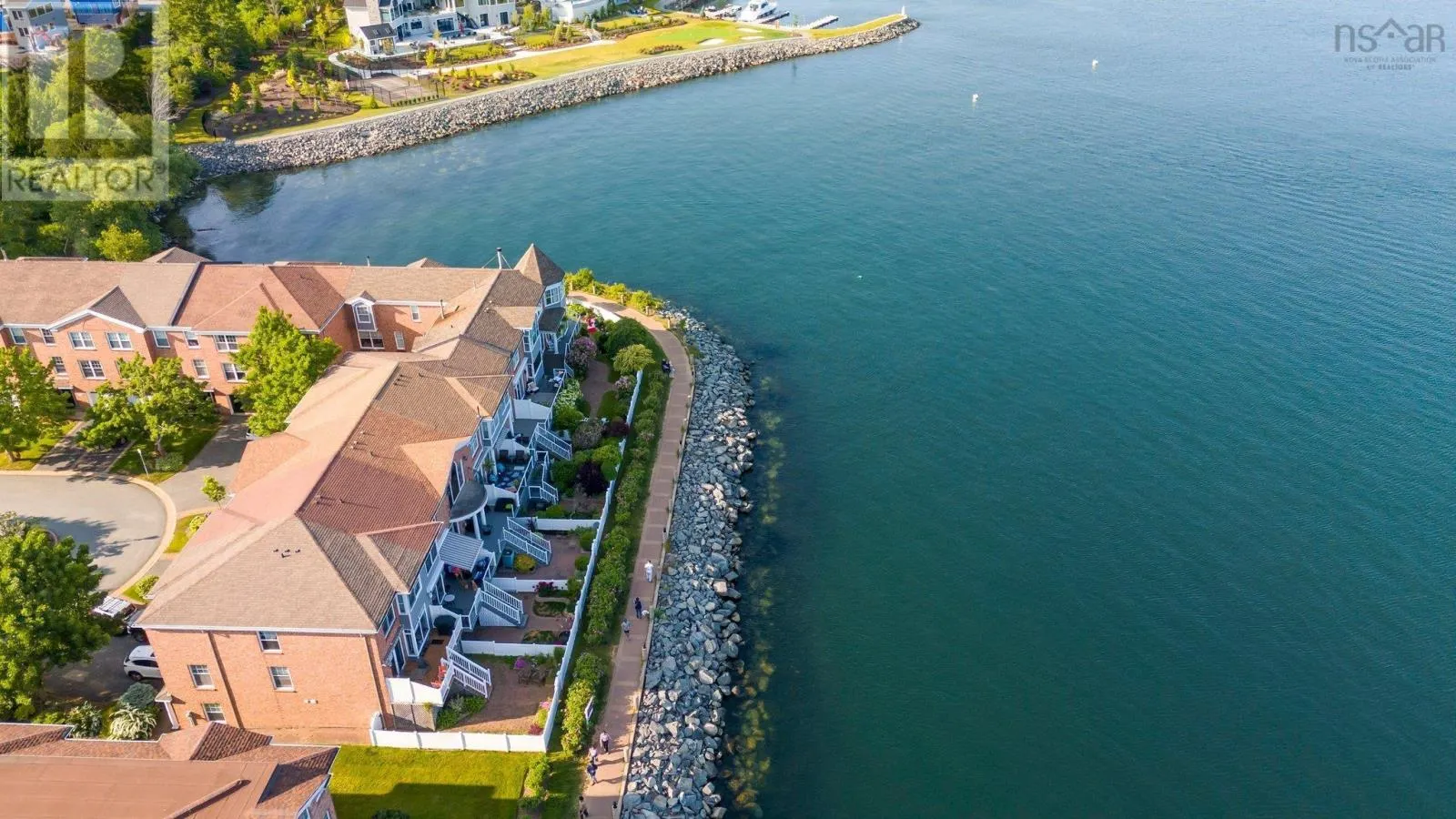 13 Arthur Lismer Court
