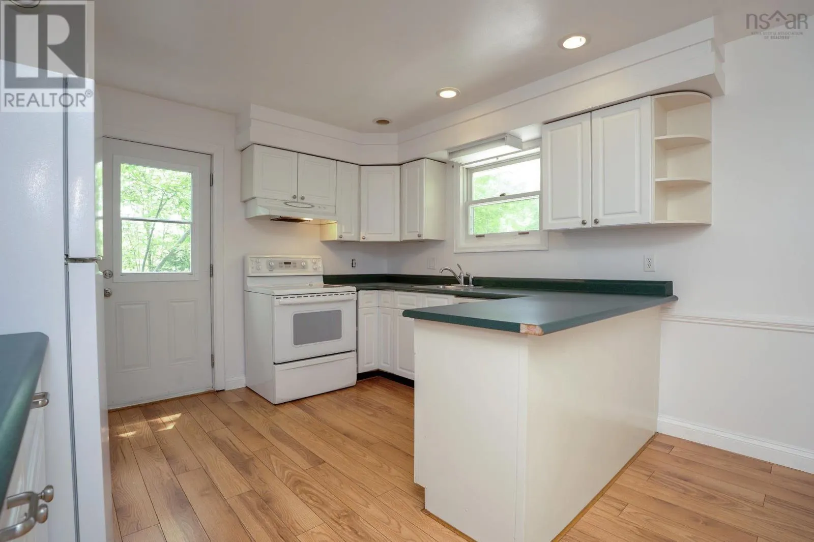 13 Greenhill Road