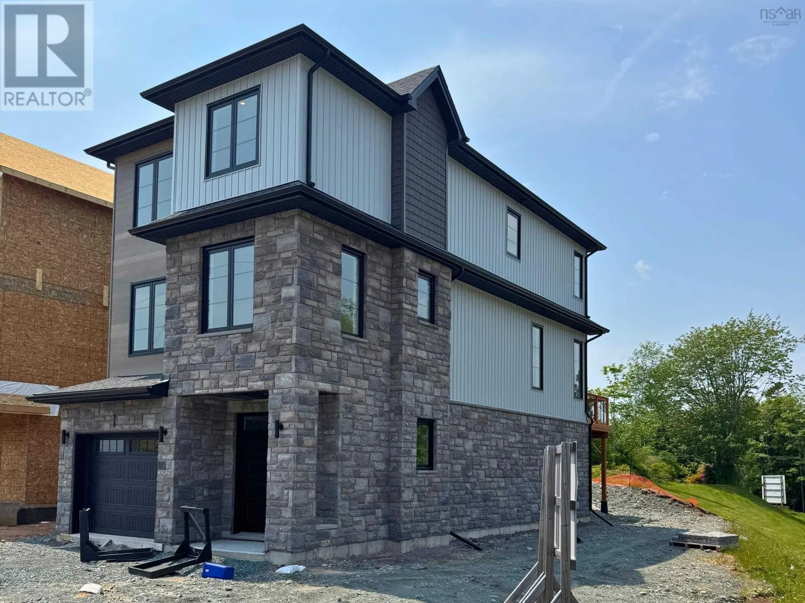 PC49 1 Pearlgarden Close