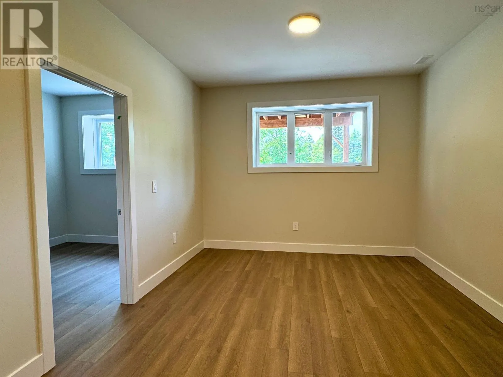 PC49 1 Pearlgarden Close
