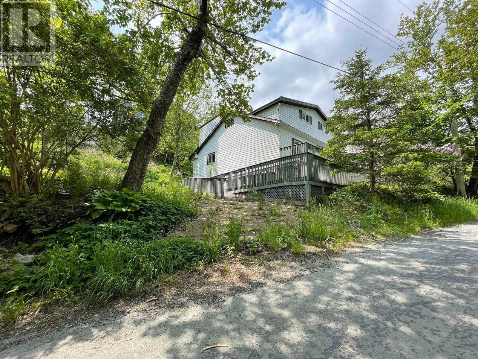 18 Coronet Ave