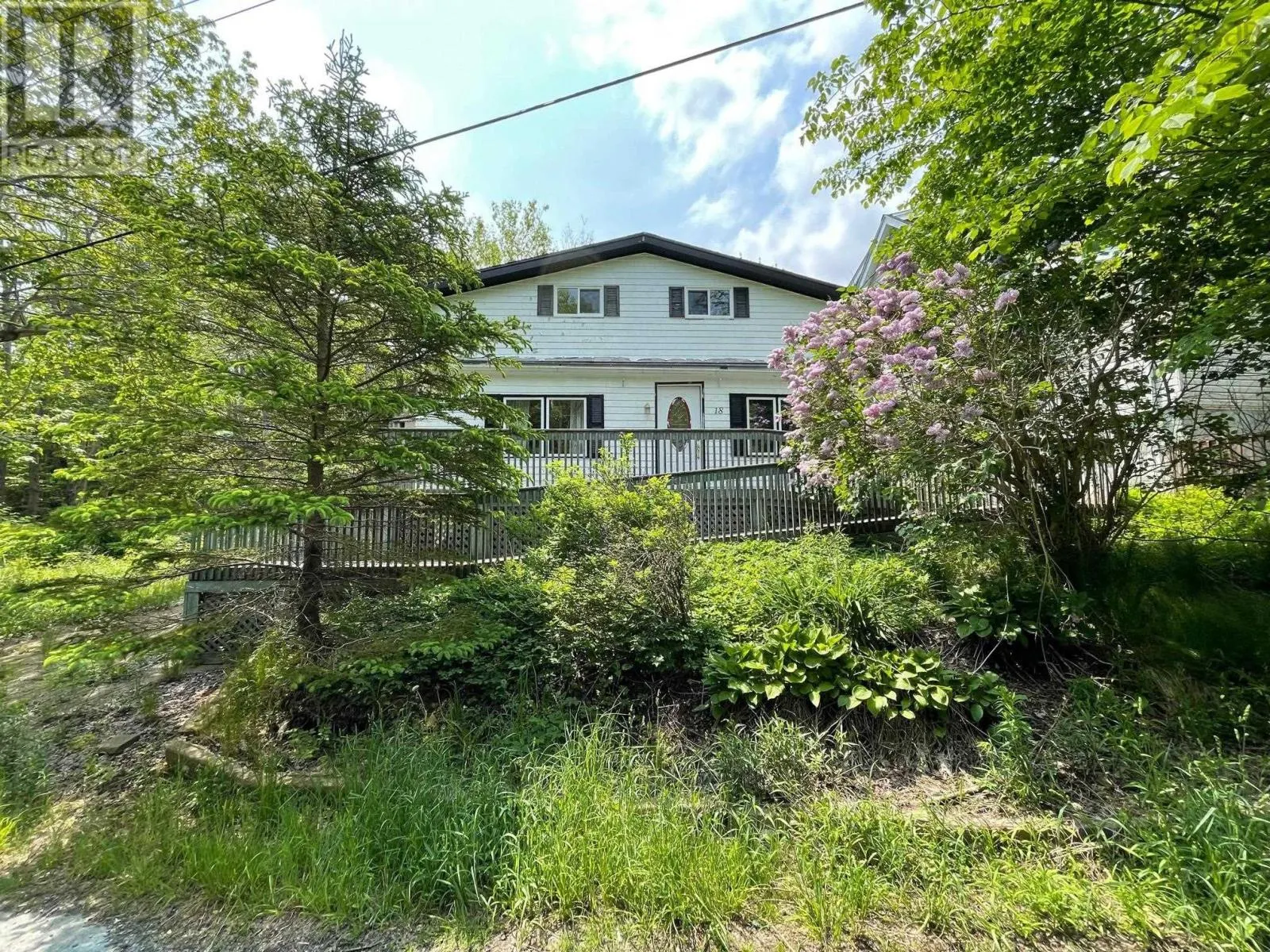 18 Coronet Ave