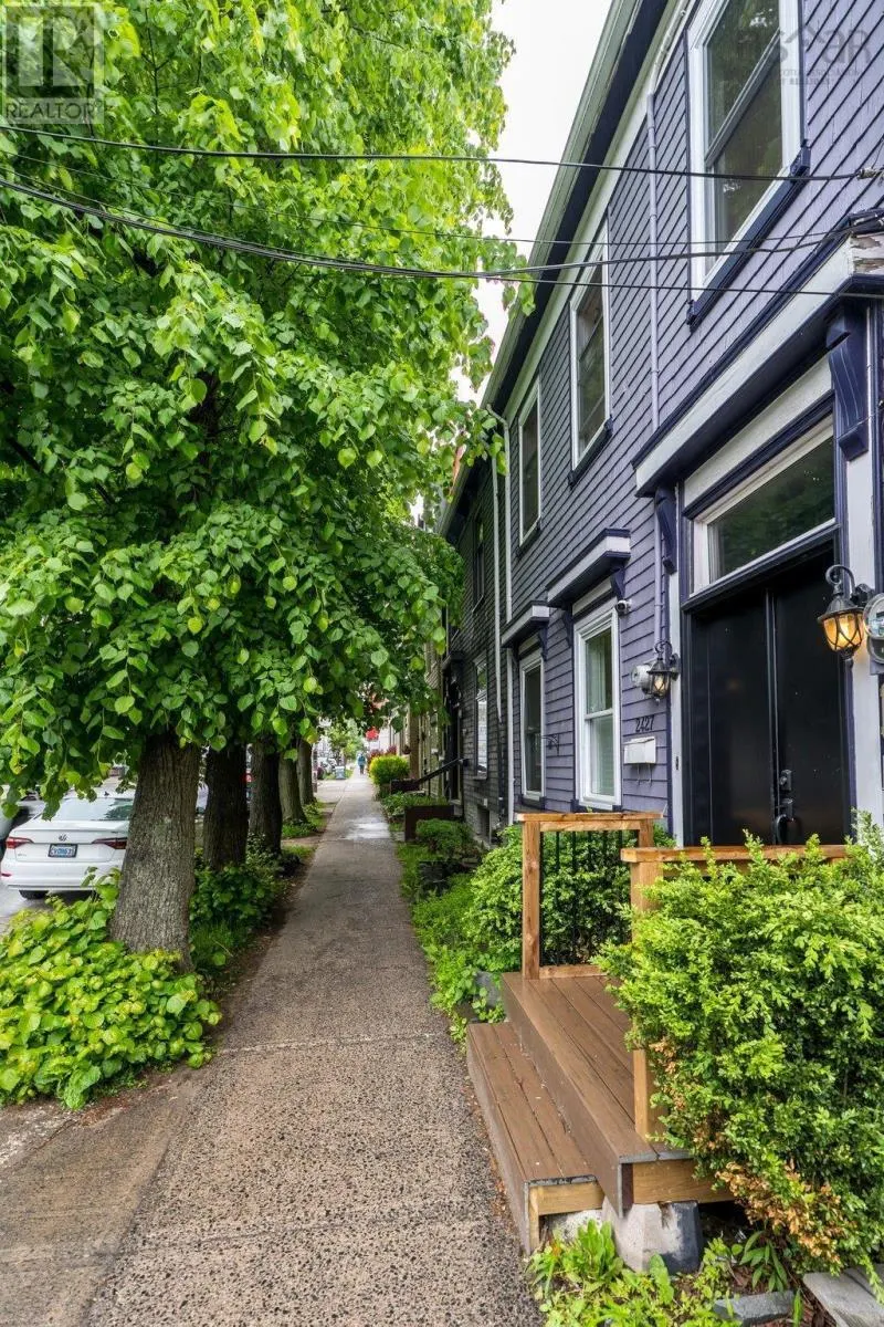 2427 Agricola Street
