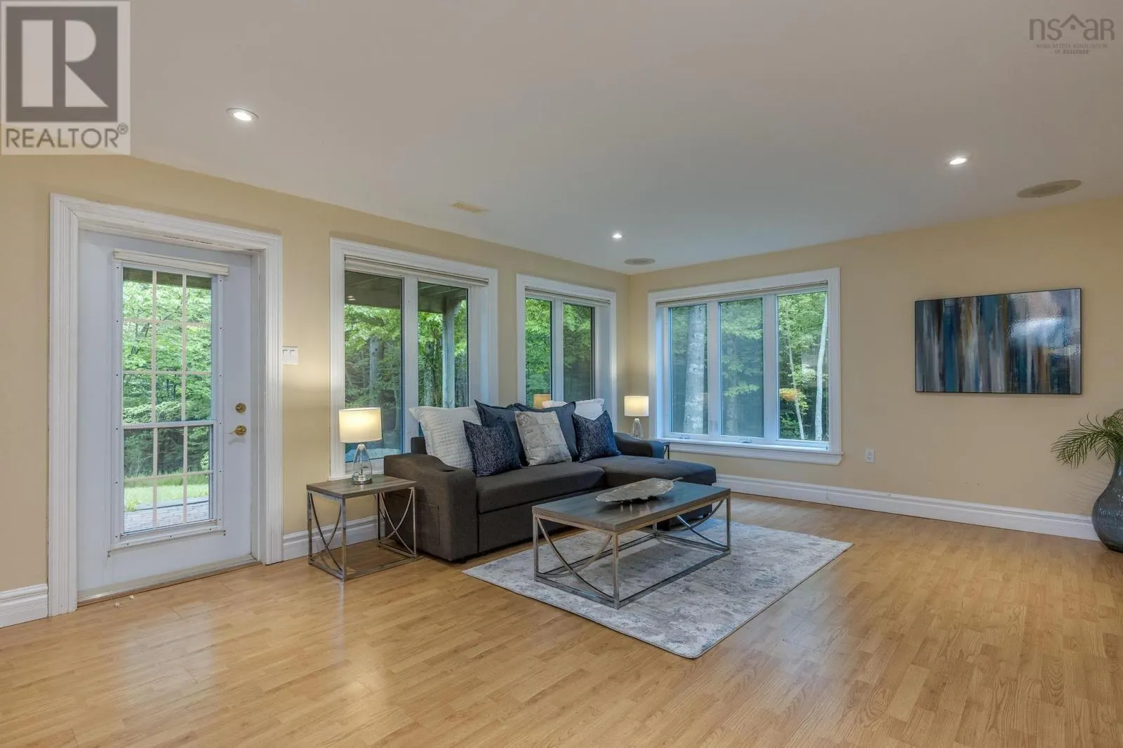 21 Long Lake Drive