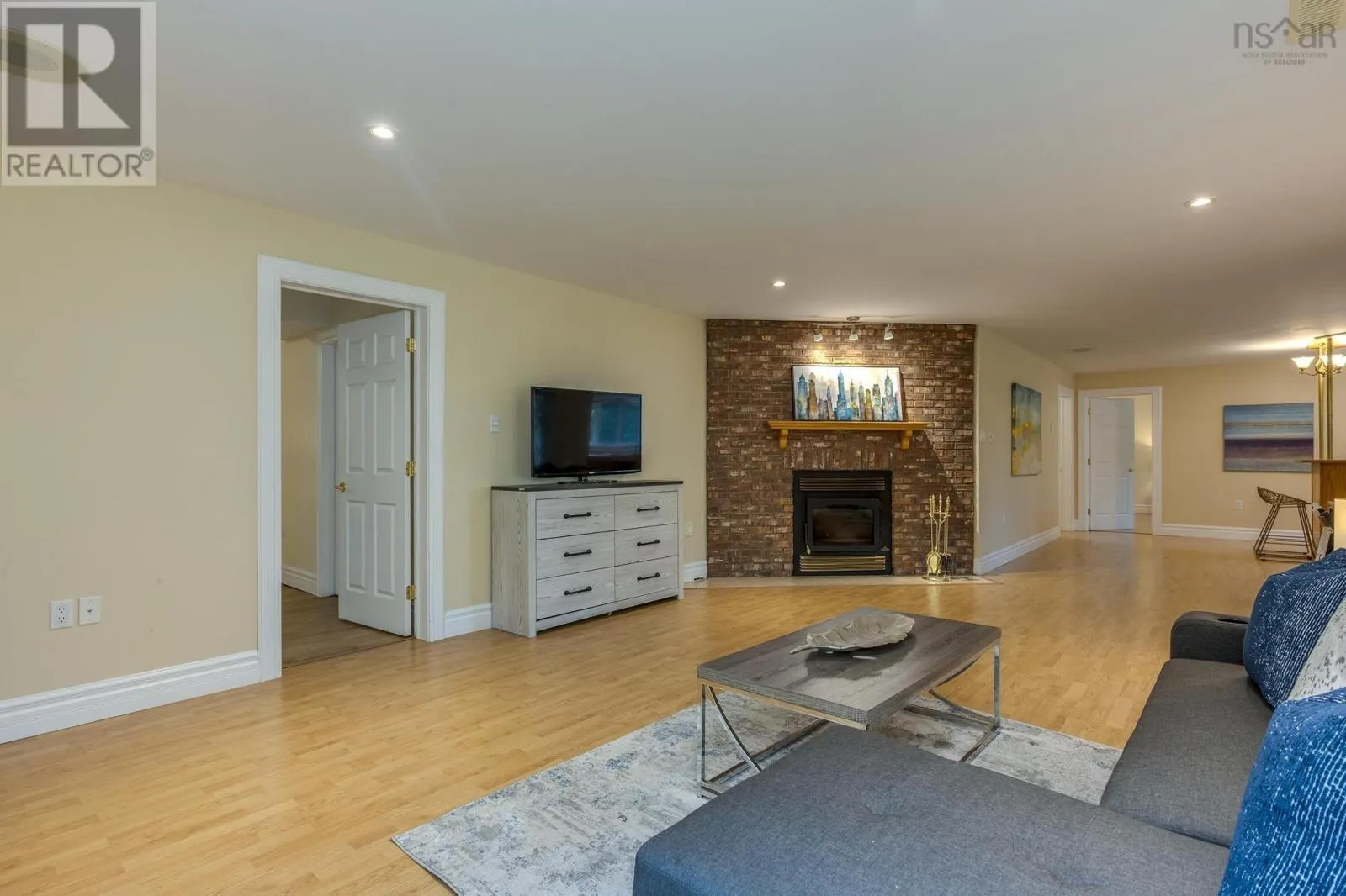 21 Long Lake Drive