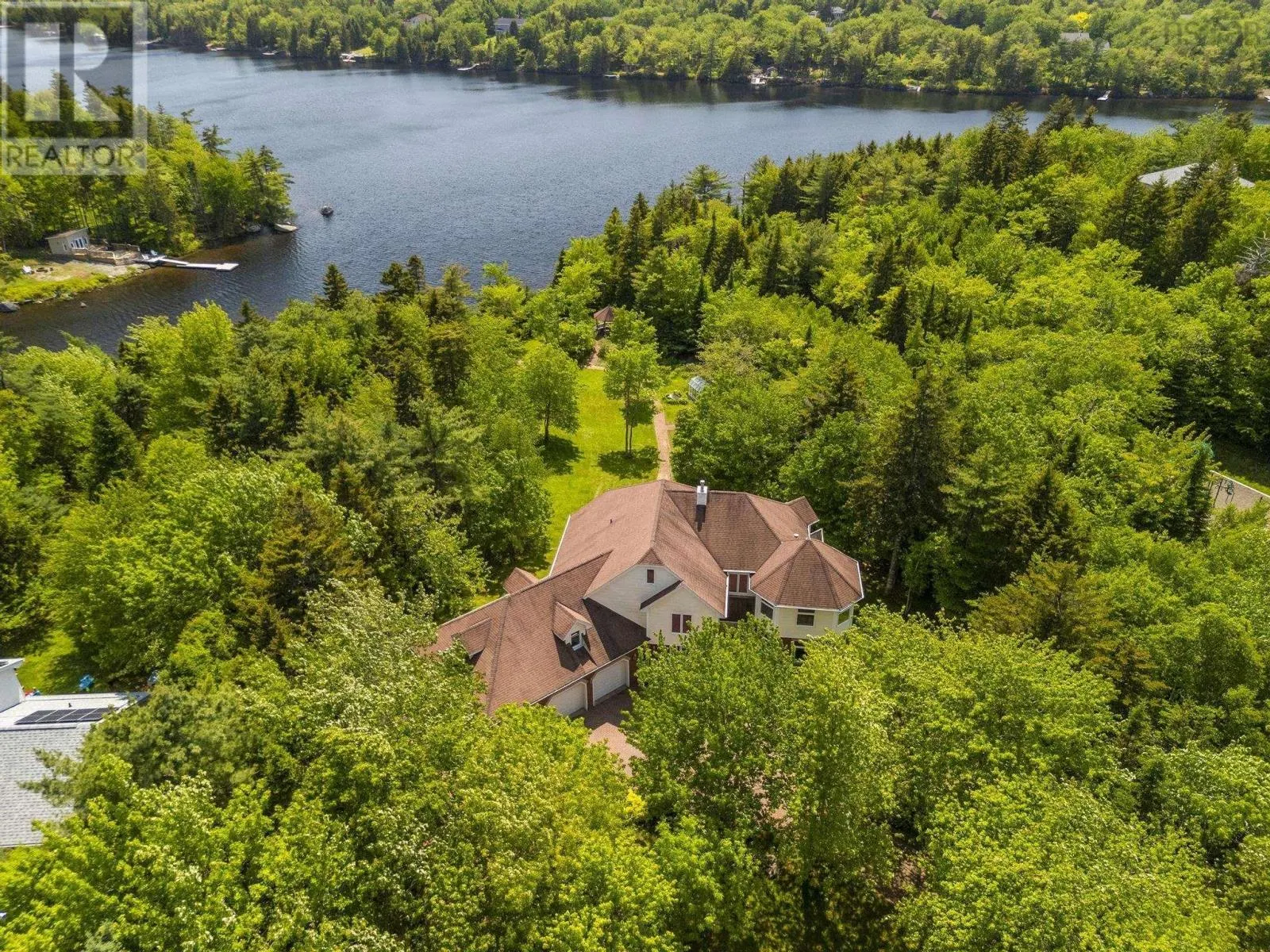 21 Long Lake Drive