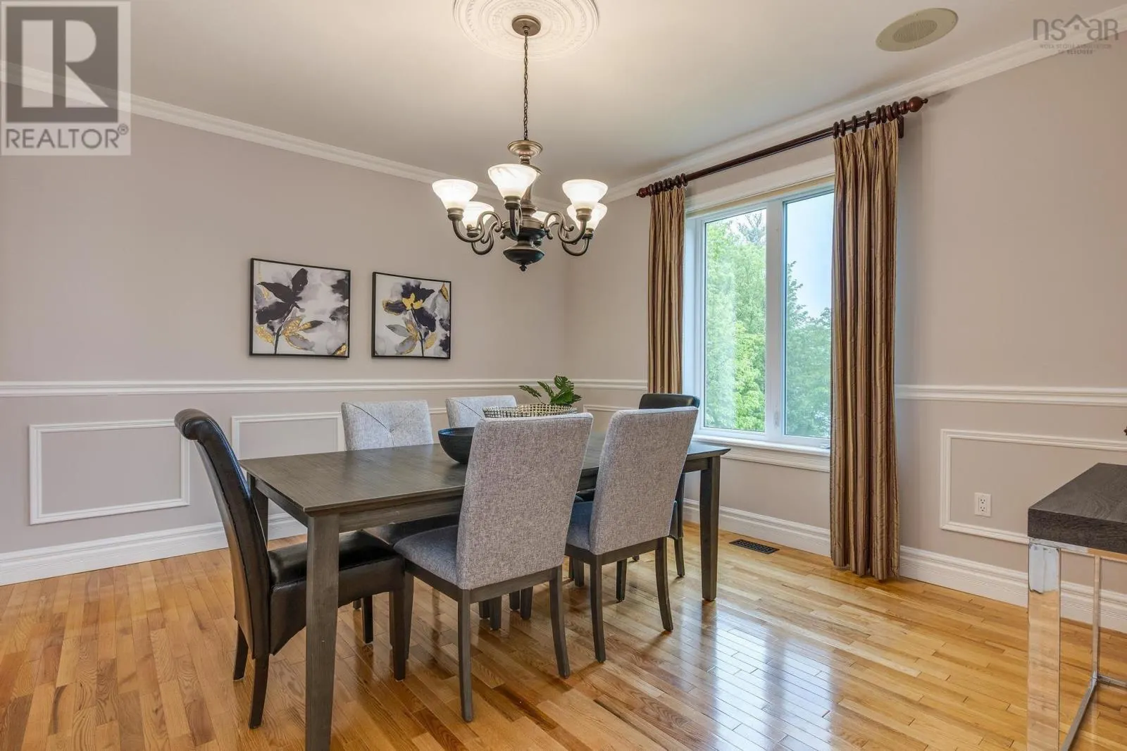 21 Long Lake Drive