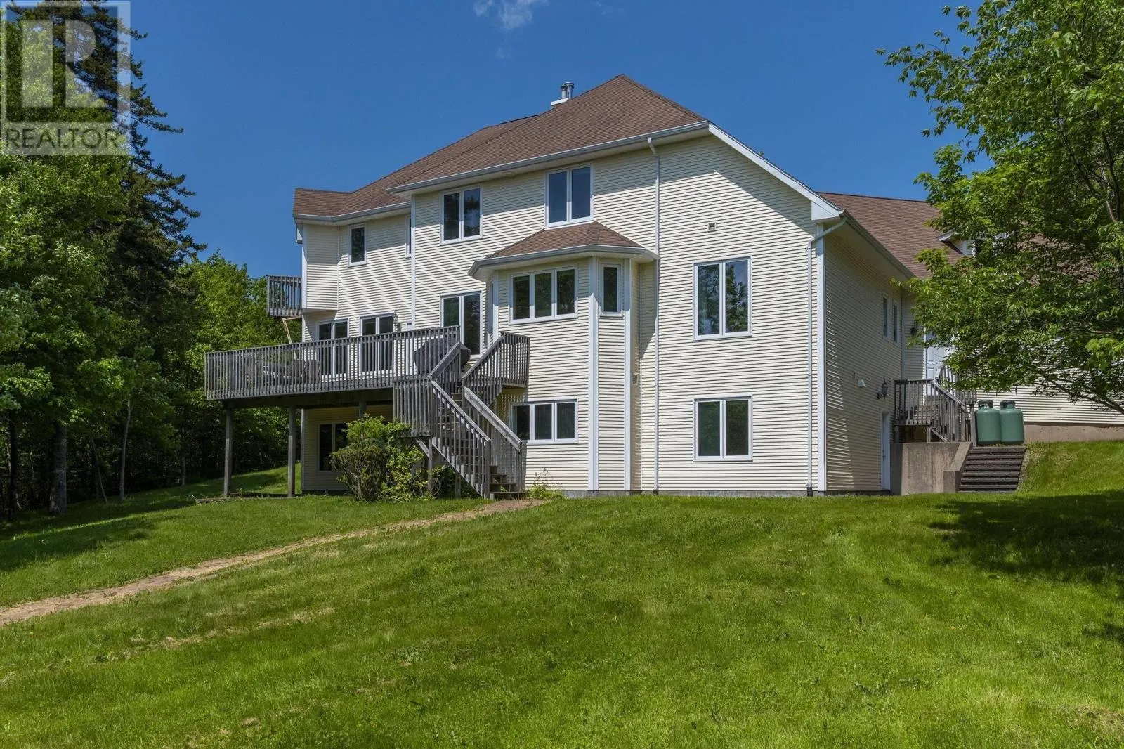 21 Long Lake Drive