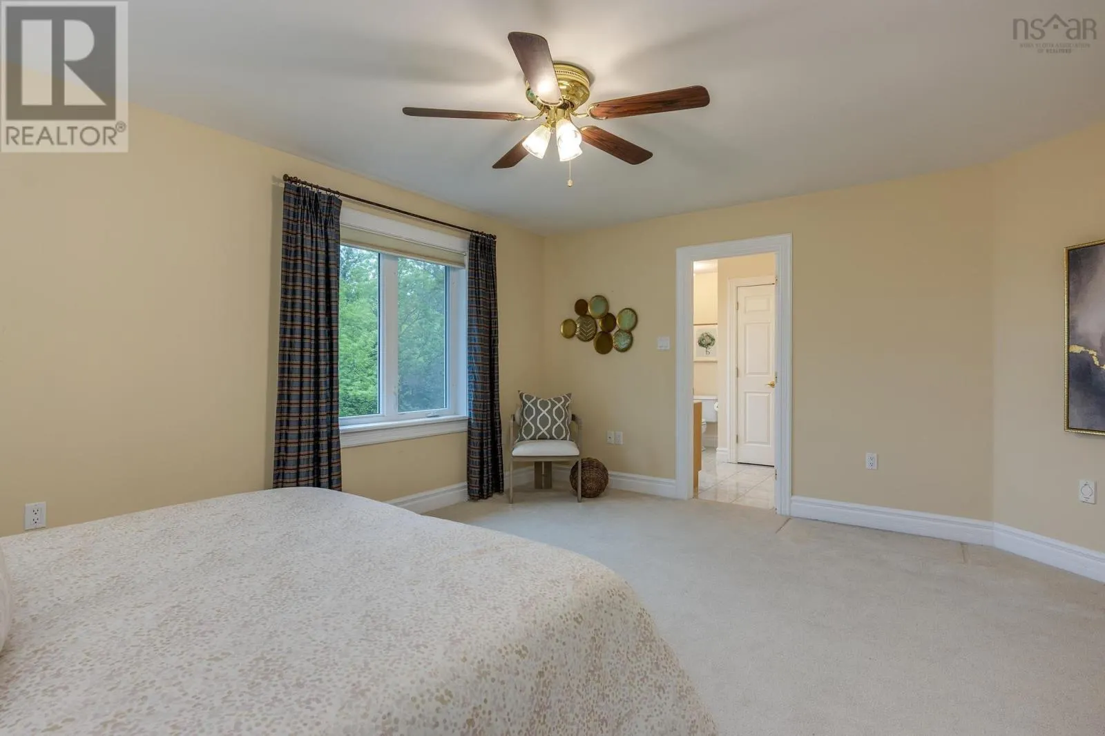 21 Long Lake Drive