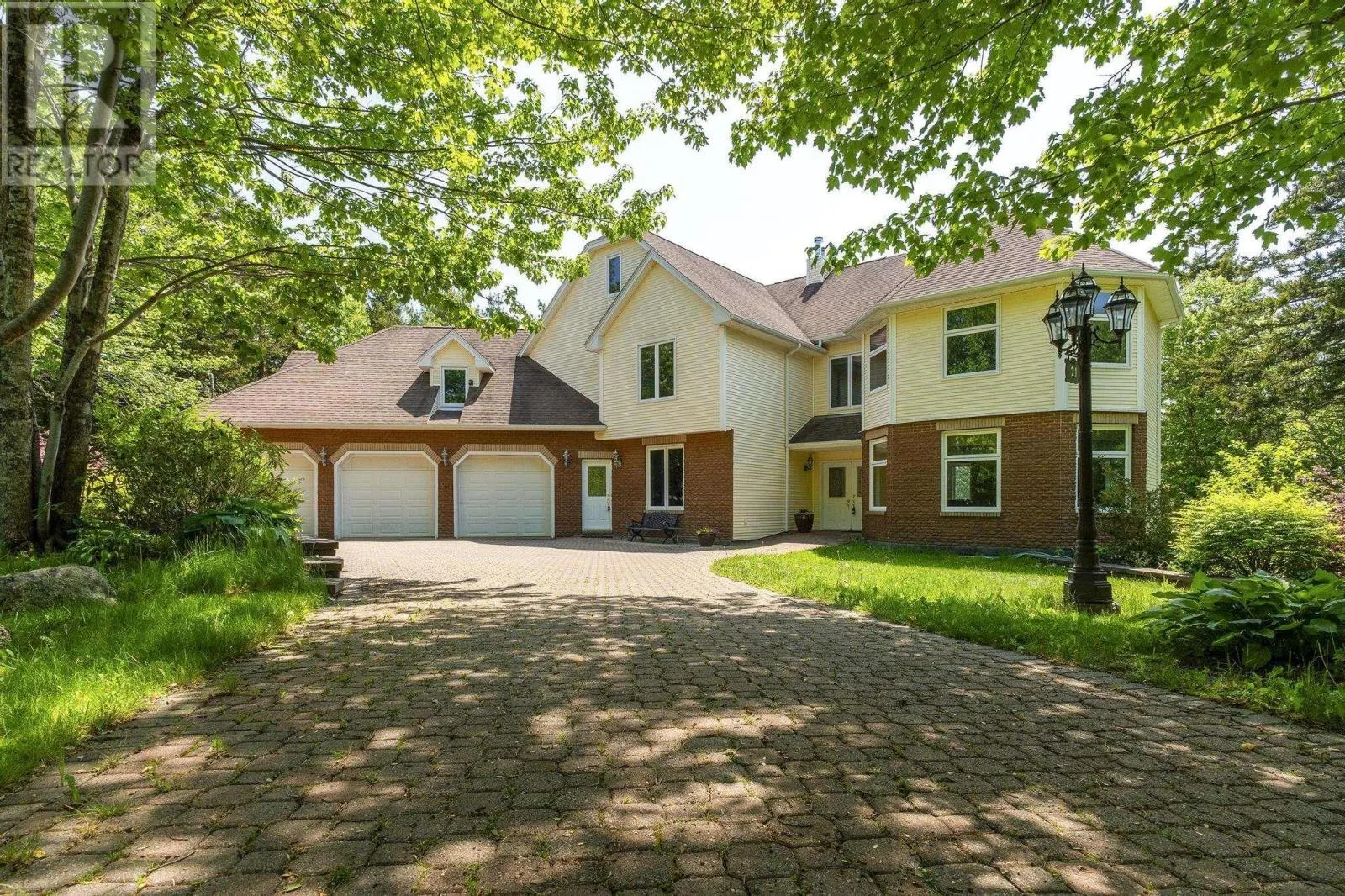 21 Long Lake Drive